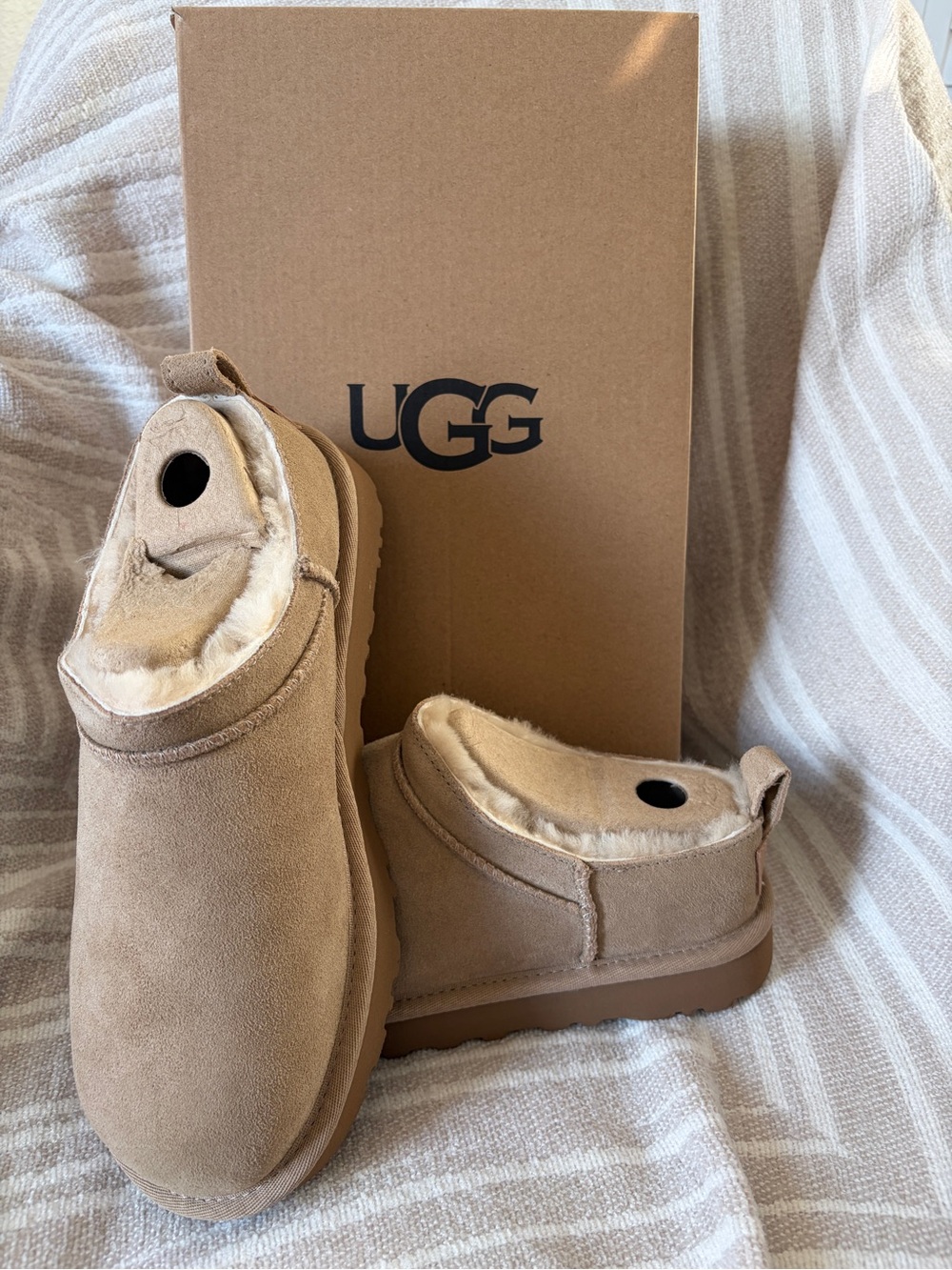 UGG Women's Tasman Shearling-Lined Mules - Chestnut